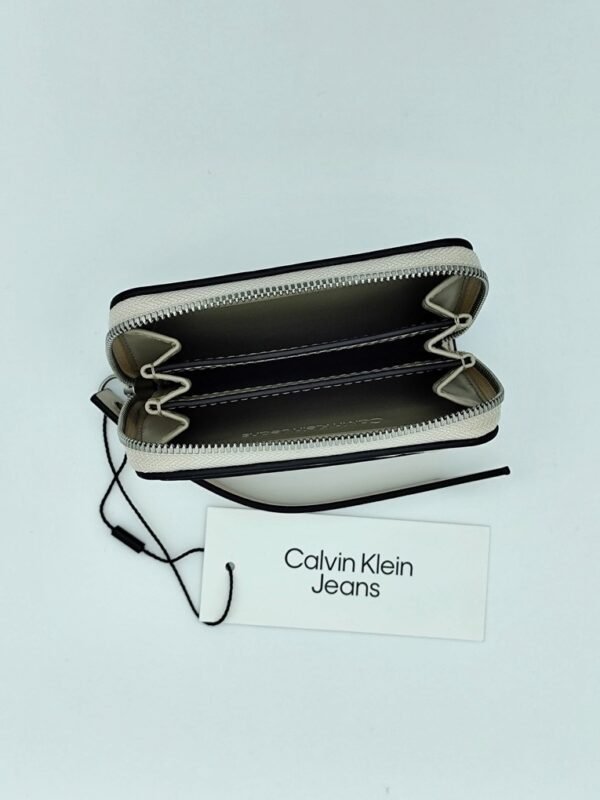 Moteriška piniginė Calvin Klein Jeans K60K610578 - Image 3
